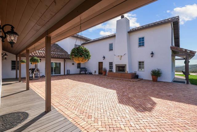 24949 Thunder Mountain Road, Ramona CA: https://media.crmls.org/mediaz/a99373a4-9455-485b-a064-9ee829fb2619.jpg