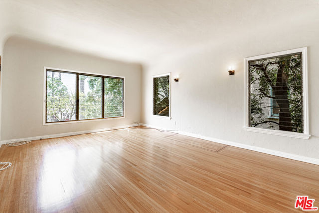 6101 Alcott Street, Los Angeles CA: https://media.crmls.org/mediaz/a9937b9d-46f4-489d-9d63-87f0fbf9b751.jpg