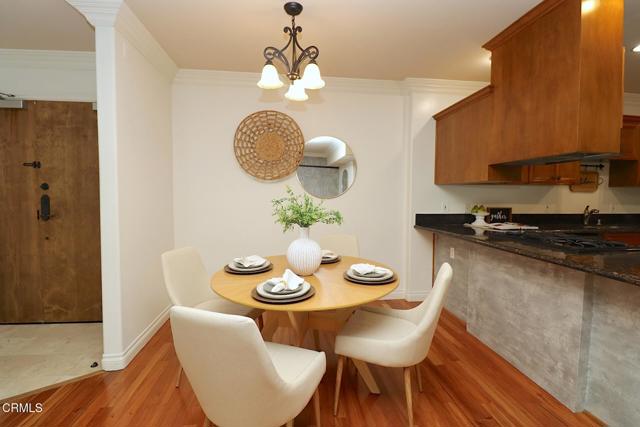 Detail Gallery Image 7 of 34 For 3855 Ingraham St #204,  Los Angeles,  CA 90005 - 3 Beds | 2 Baths