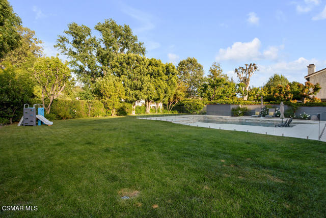 29504 Woodbrook Drive, Agoura Hills CA: https://media.crmls.org/mediaz/a993aebf-68f1-42e8-9af6-c6f2c31aabda.jpg
