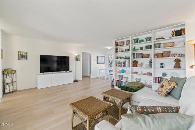 243 E Elfin Green, Port Hueneme CA: https://media.crmls.org/mediaz/a9945343-249f-42d3-8371-b48855327c9e.jpg