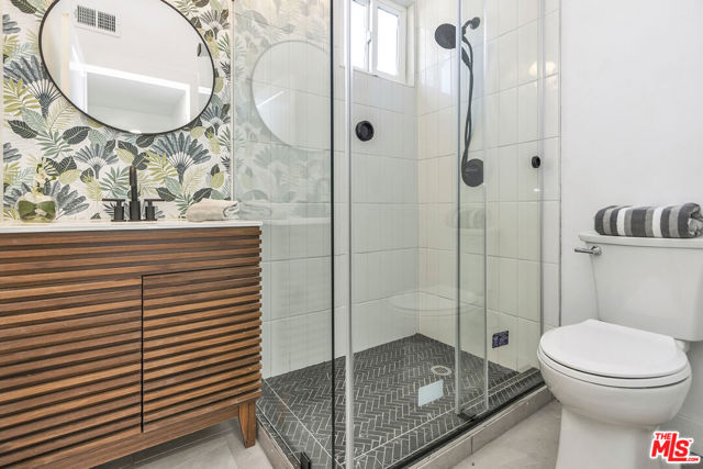 547 N Farrell Drive, Palm Springs CA: https://media.crmls.org/mediaz/a9945c54-571d-45d4-abe8-4c7da1665f4a.jpg