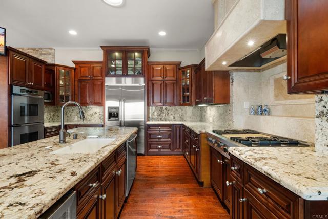 Detail Gallery Image 27 of 75 For 10310 Fuerte Dr, La Mesa,  CA 91941 - 7 Beds | 7/1 Baths
