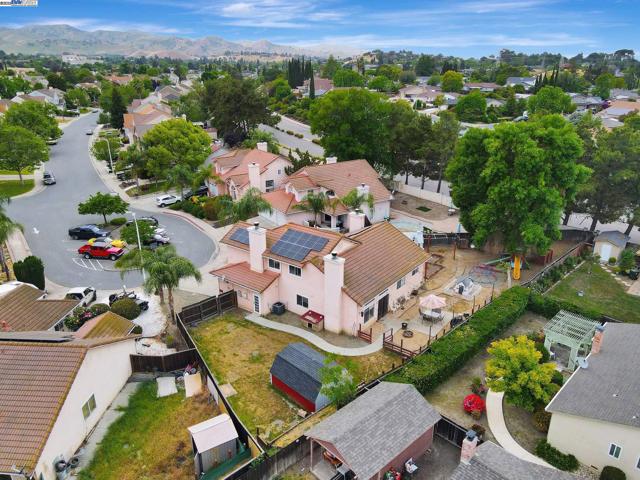 639 Eaker Ct, Antioch CA: https://media.crmls.org/mediaz/a994afc3-f5af-401d-9d59-db09479d72a1.jpg