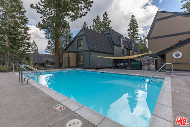 1629 Majestic Pines Drive, Mammoth Lakes CA: https://media.crmls.org/mediaz/a994efc5-5a3e-49b2-996b-4a8f08dfa935.jpg