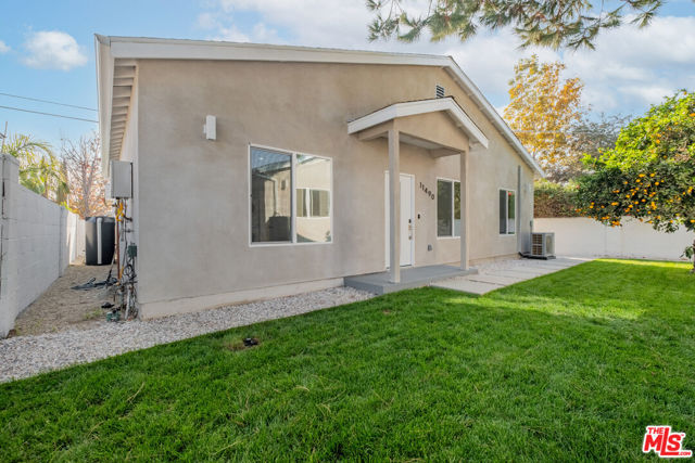 11488 Erwin Street, North Hollywood CA: https://media.crmls.org/mediaz/a995a9c2-7600-4045-af63-cbb28d692e63.jpg