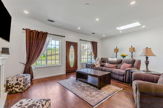 28837 Underwood Road,  CA: https://media.crmls.org/mediaz/a995d3f2-c8a3-4d16-a86c-285cbcc0a583.jpg