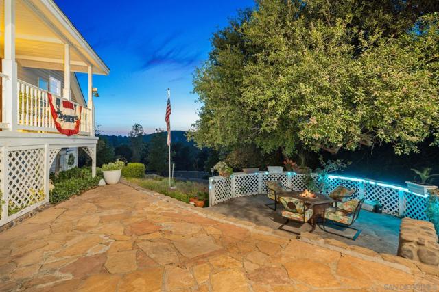 24665 Rancho Santa Teresa Dr, Ramona CA: https://media.crmls.org/mediaz/a99659ee-c6af-40ab-a4dd-5ba695ea0c69.jpg