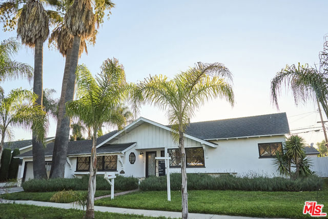 8531 Norwich Avenue, North Hills CA: https://media.crmls.org/mediaz/a99662e6-c2d5-444e-9bea-5e164200665f.jpg