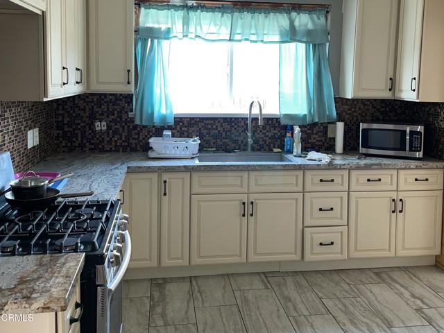 470 W 17th Street, San Bernardino CA: https://media.crmls.org/mediaz/a9967fbc-0a63-435b-afc4-2b9c42fe6923.jpg