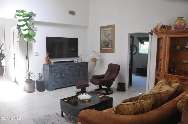 1064 Finrod Court, Westlake Village CA: https://media.crmls.org/mediaz/a996af96-a549-4317-bb51-262778e34f6a.jpg