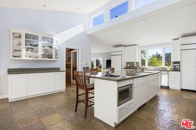 Drew Fenton | 11215 W Sunset Boulevard Los Angeles CA | MLS: 7520415 Drew Fenton | 11215 W Sunset Boulevard Los Angeles CA | MLS: 7520415