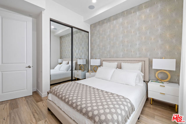 5961 Fountain Avenue, Los Angeles CA: https://media.crmls.org/mediaz/a996fd52-c36a-4e02-8c63-9bf517ccf564.jpg