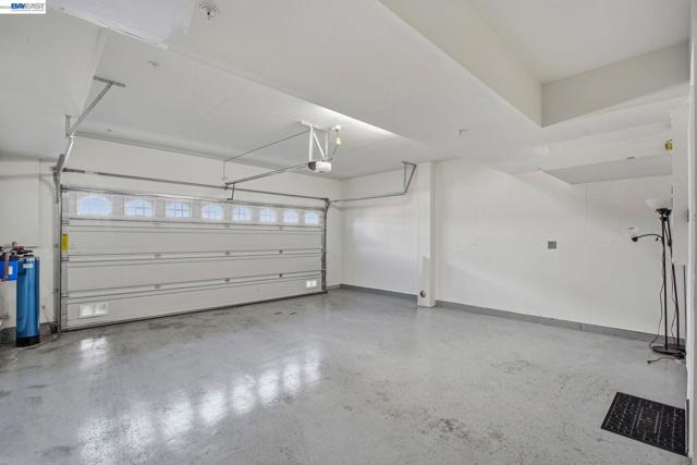 Image 36 of 47 For 102 Fanuncio Ln