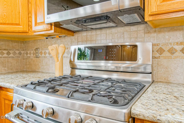2111 Peak Place, Thousand Oaks CA: https://media.crmls.org/mediaz/a9980af8-2691-4f93-81dc-69a7b793c6c1.jpg