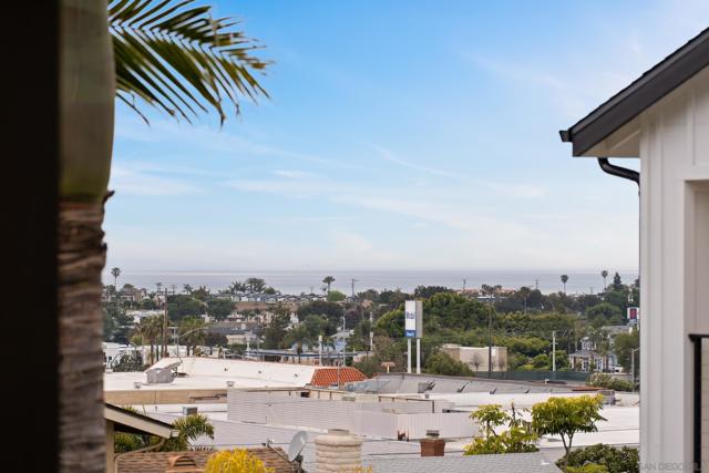 3985 Syme Dr, Carlsbad CA: https://media.crmls.org/mediaz/a9981e6a-43f4-4dbc-875e-48e3dd9201b7.jpg