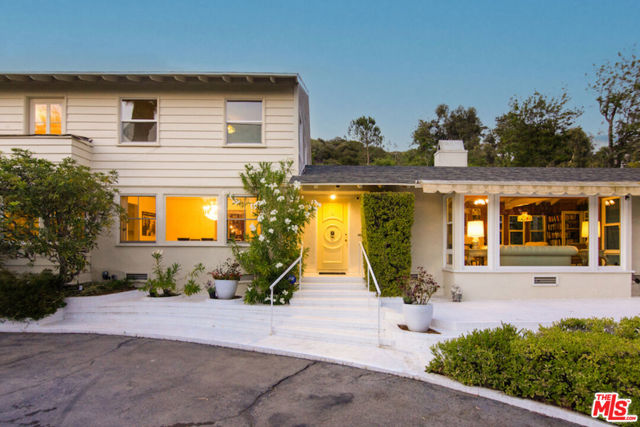 7917 Woodrow Wilson Drive, Los Angeles CA: https://media.crmls.org/mediaz/a998ddba-97ce-4eda-b2be-f0a6346816de.jpg