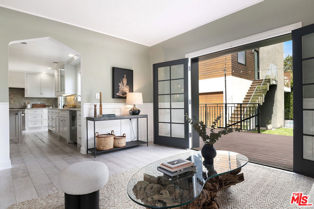 338 S Highland Avenue, Los Angeles CA: https://media.crmls.org/mediaz/a9991a4a-a45e-4b27-a6c2-9378c93c4867.jpg