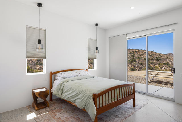 7852 Pinon Drive, Yucca Valley CA: https://media.crmls.org/mediaz/a99962da-8b19-468c-b1a4-d28fa8fd558a.jpg
