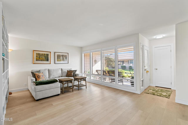 243 E Elfin Green, Port Hueneme CA: https://media.crmls.org/mediaz/a999b5ca-9309-42b1-859b-12efc4ca60de.jpg