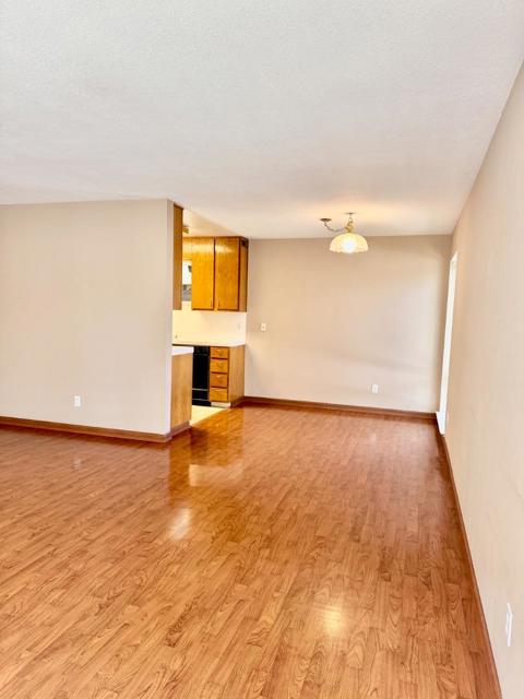 460 Pine Avenue, Half Moon Bay CA: https://media.crmls.org/mediaz/a999b7bc-8a55-4c08-ba28-970feace1064.jpg