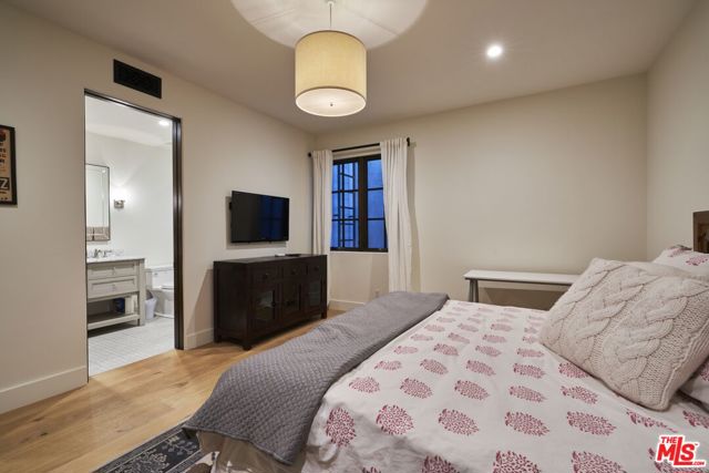 Drew Fenton | 879 Muskingum Avenue Pacific Palisades CA | MLS: 7240221 Drew Fenton | 879 Muskingum Avenue Pacific Palisades CA | MLS: 7240221