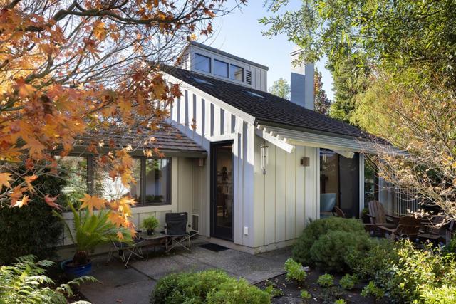 9563 Oak Court, Carmel CA: https://media.crmls.org/mediaz/a99a0708-2894-4ad0-a78e-318767dbcf96.jpg