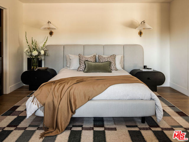 1524 Sunset Plaza Drive, Los Angeles CA: https://media.crmls.org/mediaz/a99ae653-76b7-45f3-a731-74117eb831a7.jpg