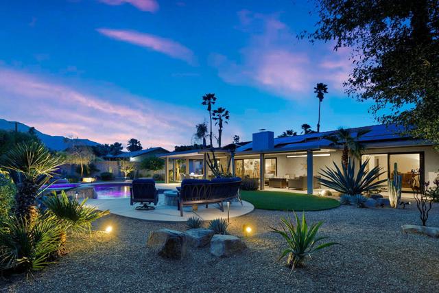 2777 E San Juan Road, Palm Springs CA: https://media.crmls.org/mediaz/a99ae8cf-aca8-4e5b-bd4e-b915ce240549.jpg