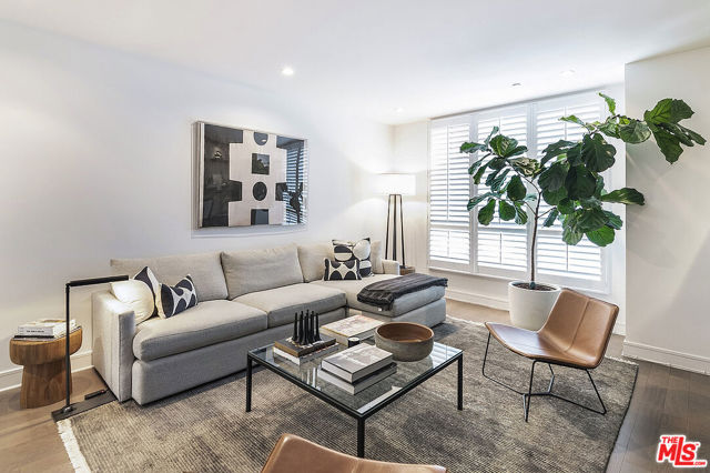 1400 N Fuller Avenue, Los Angeles CA: https://media.crmls.org/mediaz/a99b3731-08d2-4e38-b4be-c00be6d2a43a.jpg