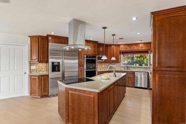 Detail Gallery Image 7 of 54 For 26332 Sky Dr, Escondido,  CA 92026 - 3 Beds | 2/1 Baths