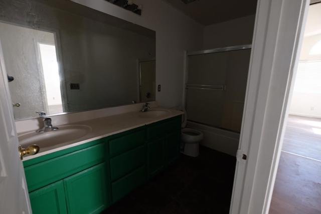 1831 Oakley Court, Stockton CA: https://media.crmls.org/mediaz/a99c66d7-87f0-4acb-9e7d-e5c2b816ca19.jpg