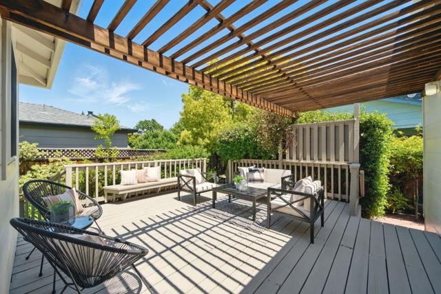 1405 Oakhurst Avenue, San Carlos CA: https://media.crmls.org/mediaz/a99c7c41-494f-4973-8fbe-2897e1864946.jpg