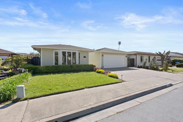 372 Bluefish Court, Foster City CA: https://media.crmls.org/mediaz/a99c9bfc-7606-4ef5-8cbe-3a4e586f51e7.jpg