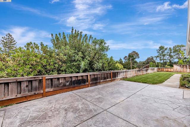 591 Vili Way, Pleasant Hill CA: https://media.crmls.org/mediaz/a99daeb2-0a18-41b8-991c-1897ffc35310.jpg