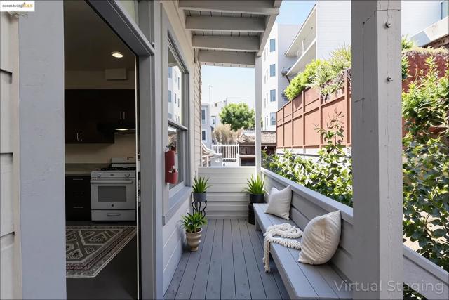 47 Auburn, San Francisco CA: https://media.crmls.org/mediaz/a99dbe8d-84cf-46f2-be20-fb41727dc824.jpg