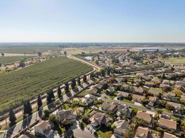11447 Mirage Drive, Chowchilla CA: https://media.crmls.org/mediaz/a99e2257-0b80-499d-90ca-5aa19c965825.jpg