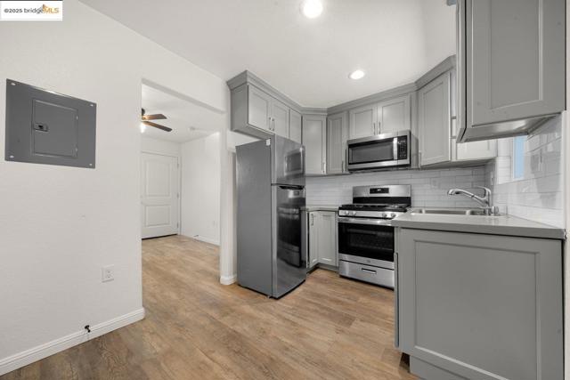 96 Highway Avenue, Bay Point CA: https://media.crmls.org/mediaz/a99e2a97-b9b4-40ba-8718-b3982e76041a.jpg