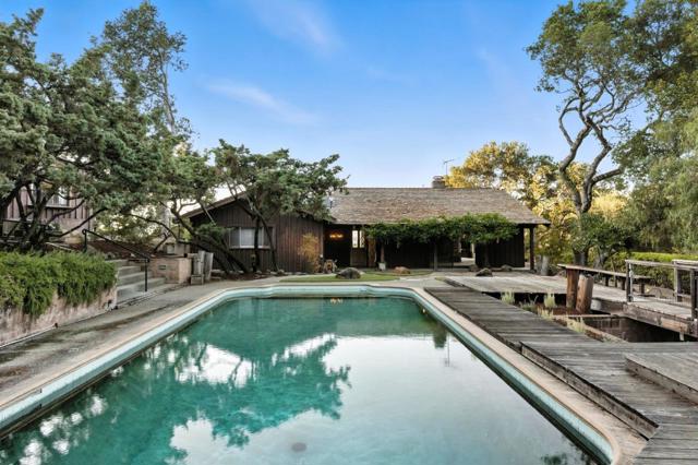 27763 Altamont Circle, Los Altos CA: https://media.crmls.org/mediaz/a99e5c6e-107e-4dd4-b80c-59d8ffd4a469.jpg