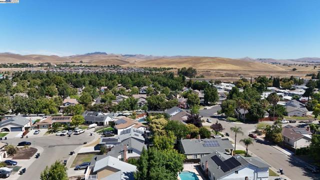 676 Colusa Way, Livermore CA: https://media.crmls.org/mediaz/a99f5172-9ce3-4707-8bea-f716dad3fa08.jpg