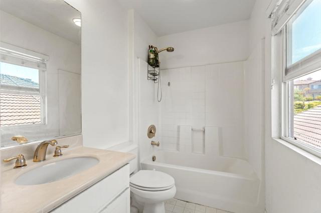 1049 Boulder, Oceanside CA: https://media.crmls.org/mediaz/a99f79e3-dc1f-466c-91fa-3c29e95bc758.jpg