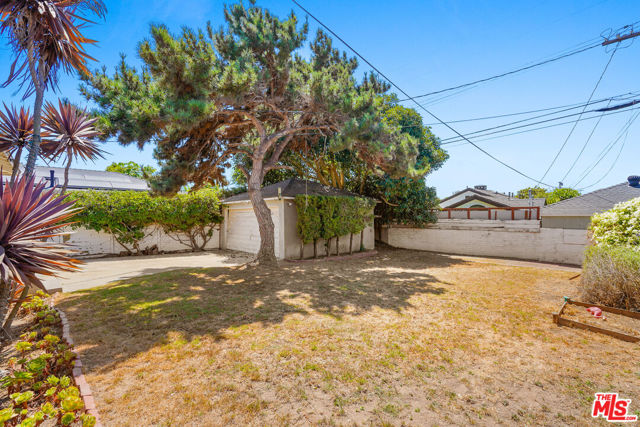 7833 Denrock Avenue, Los Angeles, California 90045, 3 Bedrooms Bedrooms, ,1 BathroomBathrooms,Single Family Residence,For Sale,Denrock,24432031