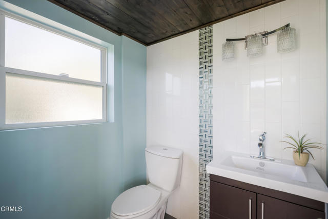 Detail Gallery Image 23 of 48 For 475 Rustic Dr, Los Angeles,  CA 90065 - 3 Beds | 3/1 Baths