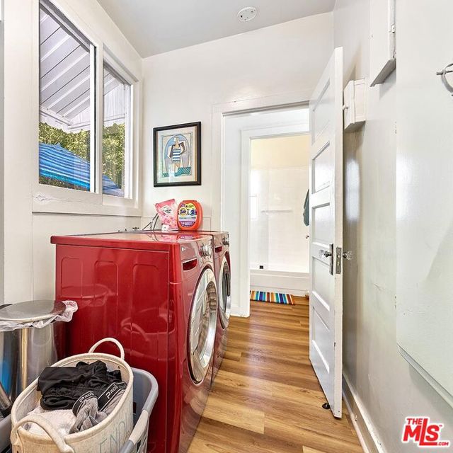 728 S Windsor Boulevard, Los Angeles CA: https://media.crmls.org/mediaz/a9a20432-08c0-4863-b599-616a57313eac.jpg