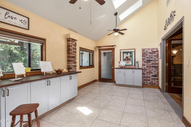 51793 Quail Ridge Road, Oakhurst CA: https://media.crmls.org/mediaz/a9a2193a-ac0c-437d-8784-822a70dd3b49.jpg