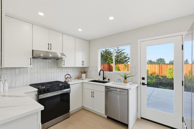 324 Glencourt Way, Pacifica CA: https://media.crmls.org/mediaz/a9a35ac7-da30-47c2-a9a6-62d08f7248a9.jpg