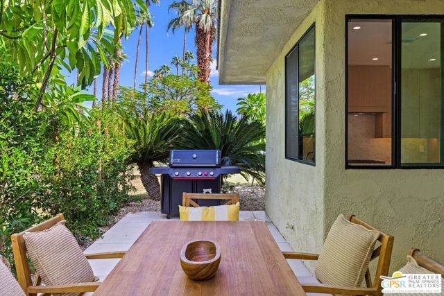 2264 Oakcrest Drive, Palm Springs, CA 92264