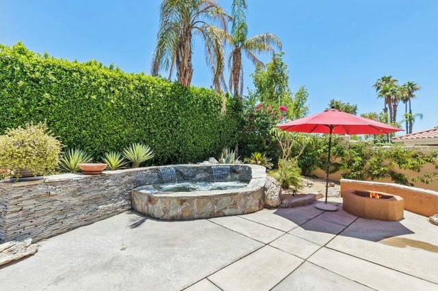 63 San Marino Circle, Rancho Mirage CA: https://media.crmls.org/mediaz/a9a42c6d-ae97-4a5c-b151-b5e5159f5ea6.jpg