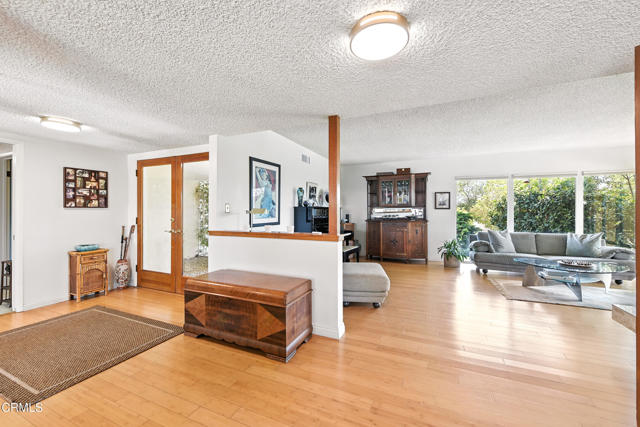 Detail Gallery Image 6 of 41 For 633 Camino Roberto, Thousand Oaks,  CA 91360 - 4 Beds | 2/1 Baths