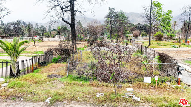 683 E Pine Street, Altadena CA: https://media.crmls.org/mediaz/a9a4d13c-e0a7-41f4-9142-32f12238c2f3.jpg
